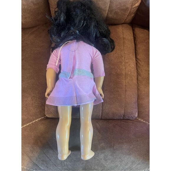American Girl Truly Me Doll Dark Brown Hair Brown Eyes Pastel Purple Dress - Picture 3 of 13